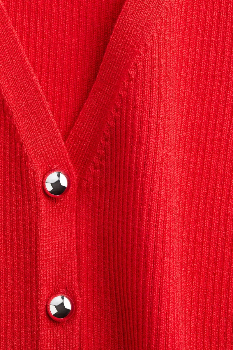 اتش اند ام فيست بأزرار أمامية