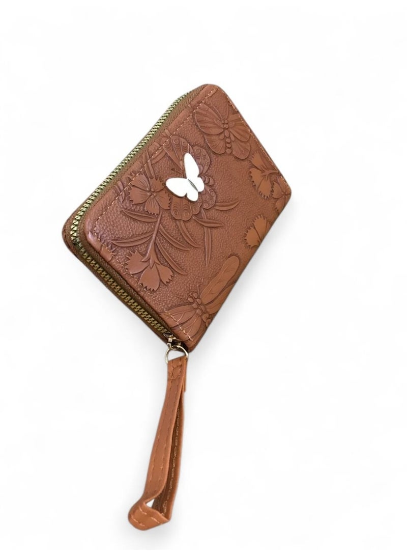 بوك حريمي صغير بسوستة واحدة وجيوب داخلية – محفظة نسائية منقوشة بتصميم شيك وأنيق للاستخدام اليومي - Image 3