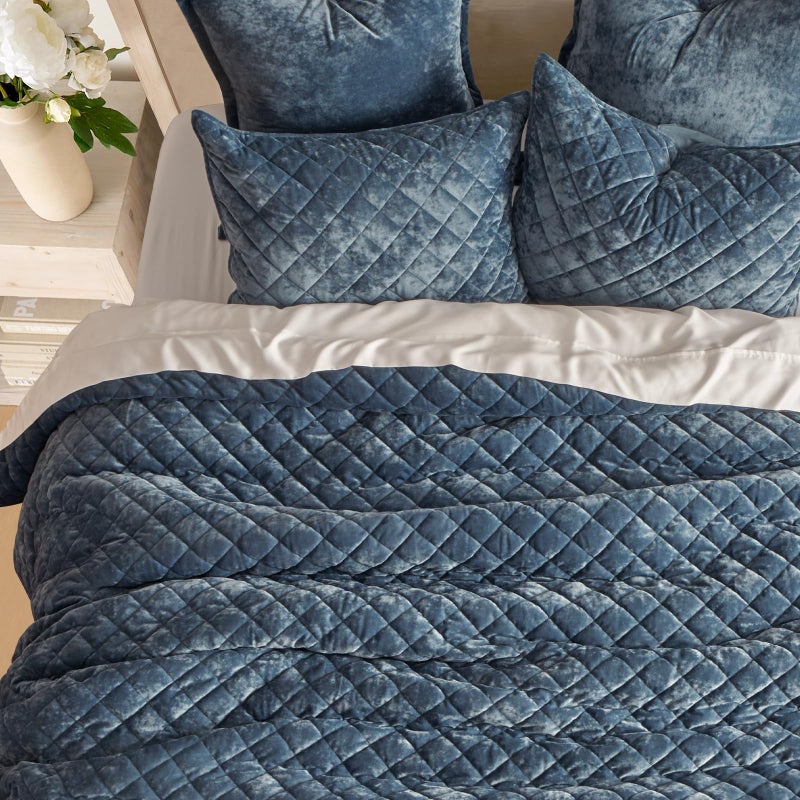 EVERGRACE Luxury Velvet Quilt Set Queen Size, Diamond Quilted Lightweight Velvet Comforter for All Season, Ultra Soft Oversized Bedspread Coverlet Bedding Set with 2 Pillow Shams, Stormy Blue - Image 2