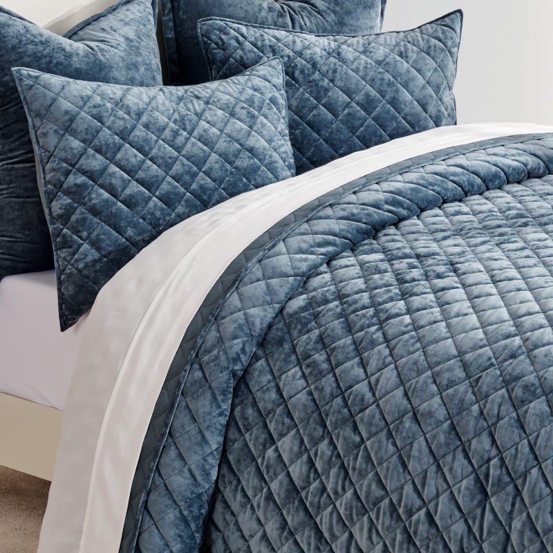 EVERGRACE Luxury Velvet Quilt Set Queen Size, Diamond Quilted Lightweight Velvet Comforter for All Season, Ultra Soft Oversized Bedspread Coverlet Bedding Set with 2 Pillow Shams, Stormy Blue - Image 4