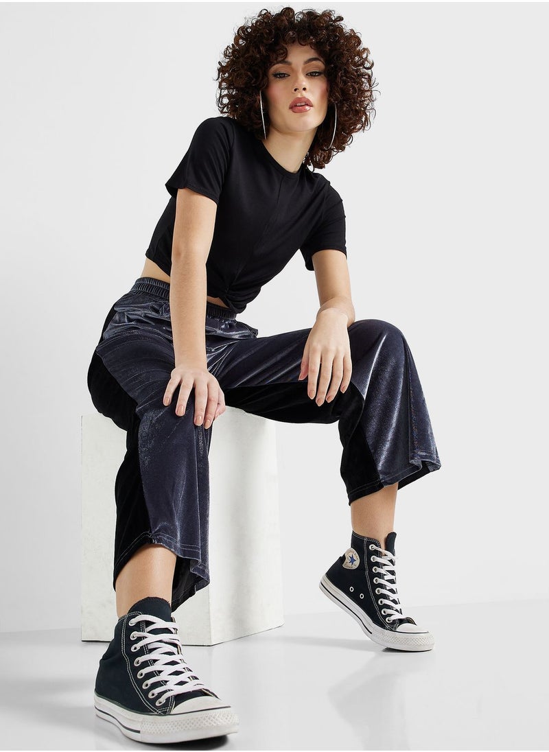 boohoo Front Knot Crop T-Shirt  - Image 4