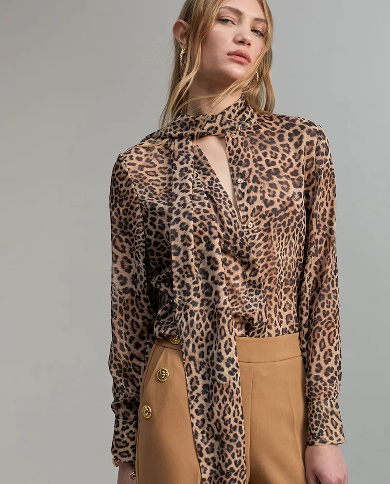 Lola Casademunt Shirt with tie