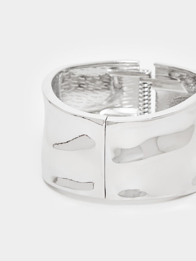 Styli Styli Metallic Thick Cuff Bracelet  - Image 2