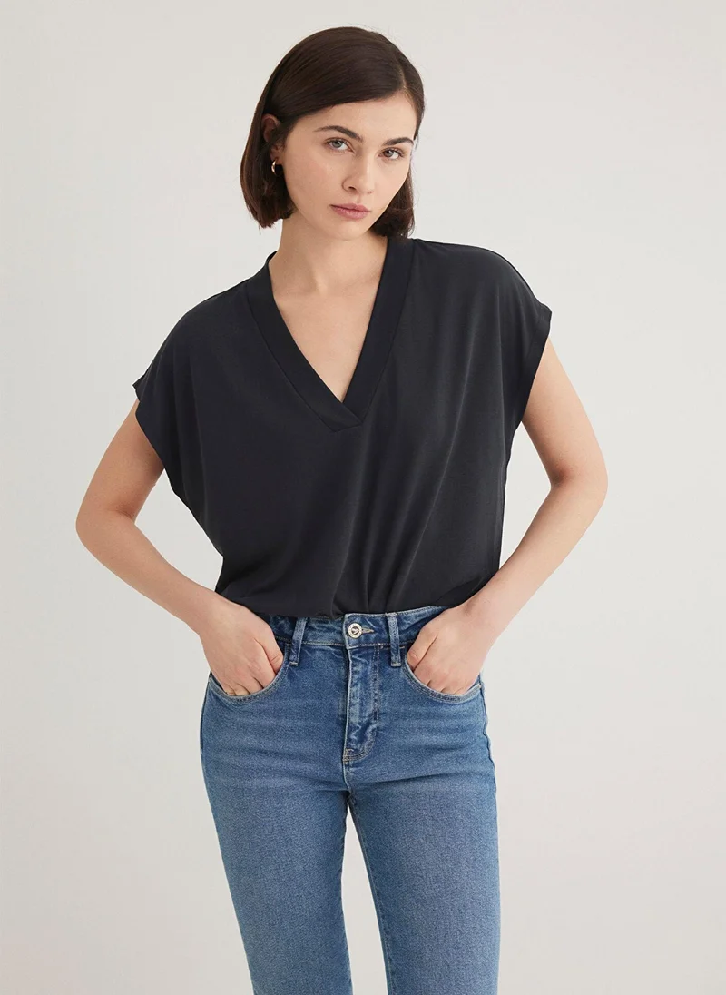 مافي Lux Touch V Neck T-Shirt