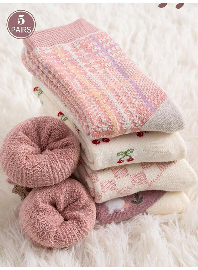 جوارب شتويه نسائيه مجموعه من 5 ازواج بتصاميم متنوعه مصنوعه  من قماش ناعم و سميك  يحتفظ بالحرارة ليبقي القدمين دافئتين في الطقس البارد المقاس (36-39) - Image 1