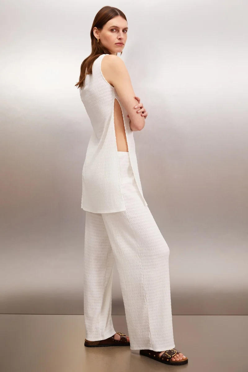 جريميلانج Serelune Women's Wide Neck Regular Fit Sleeveless Side Open Long Ecru Blouse