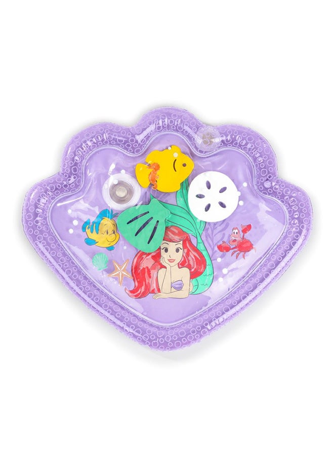 Bright Starts حصيرة مائية لتجارب البحر من ديزني حورية البحر الصغيرة، حصيرة لعب حسية مع قطع عائمة، سهلة التعبئة، تنظيفها سهلة وصديقة للسفر، حديثي الولادة+ - Image 1