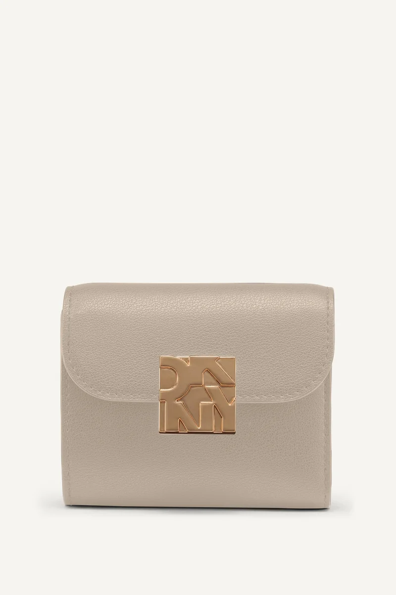 د ك ن ي DARCI SMALL WALLET