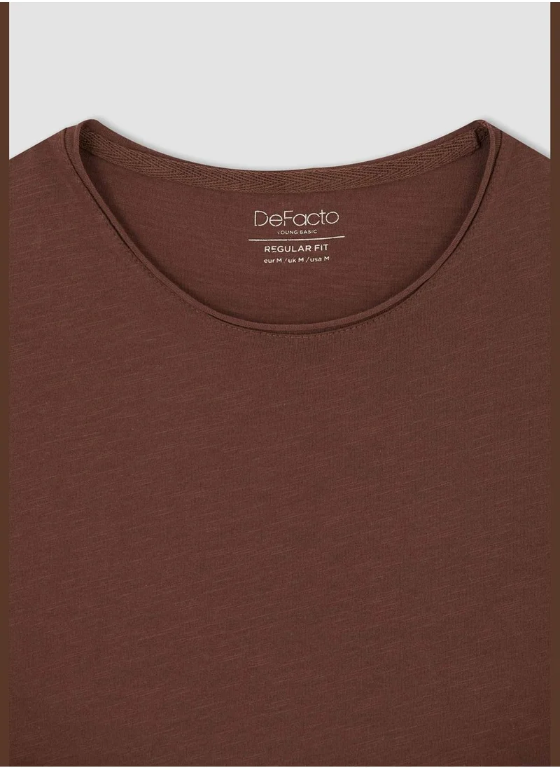 ديفاكتو Regular Fit Short Sleeve Minimal Slogan Print T-Shirt