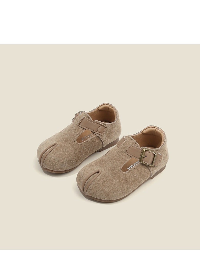 Children's  Casual Board Shoes And Sports Shoes  - Image 1