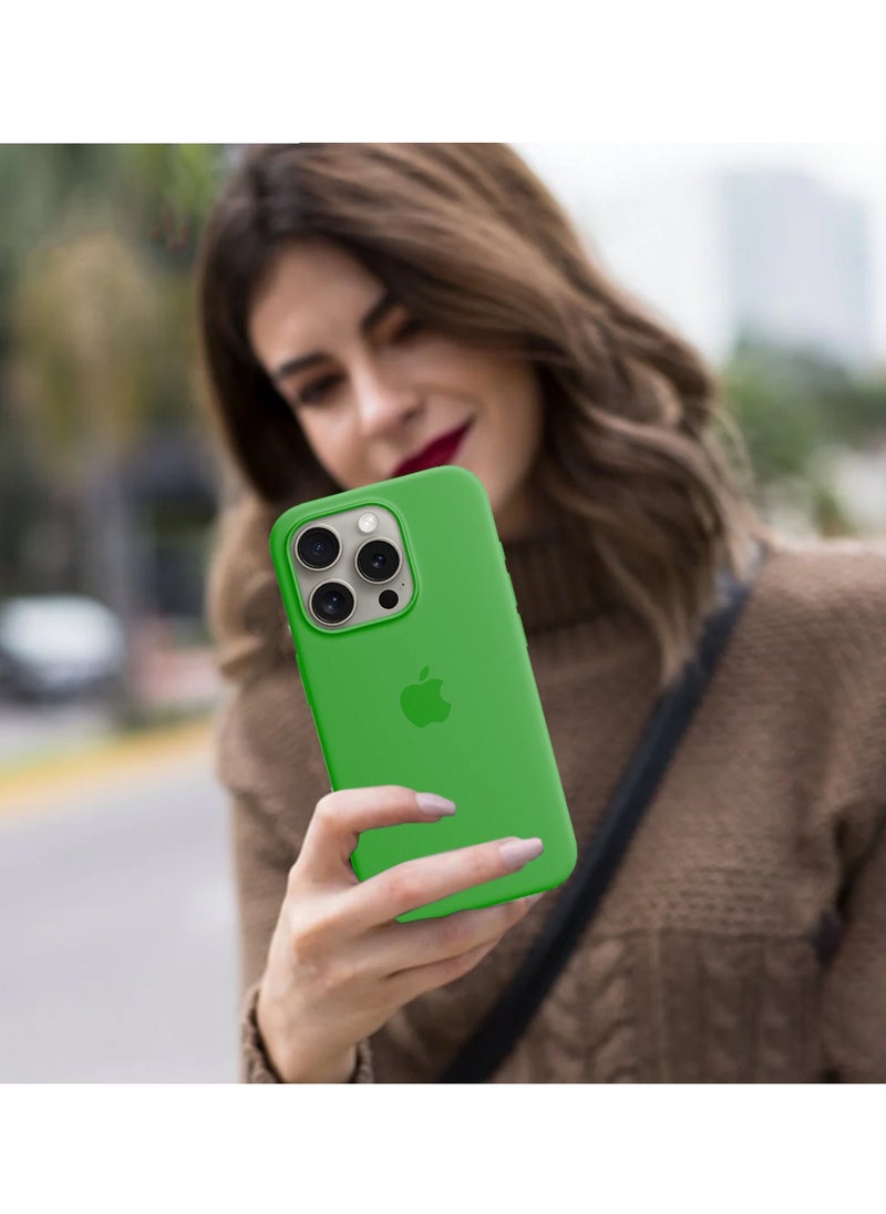 Wtech - Soft Liquid Silicone Case Cover With MagSafe For Apple iPhone 15 Pro 2023 Neon Green - Image 1