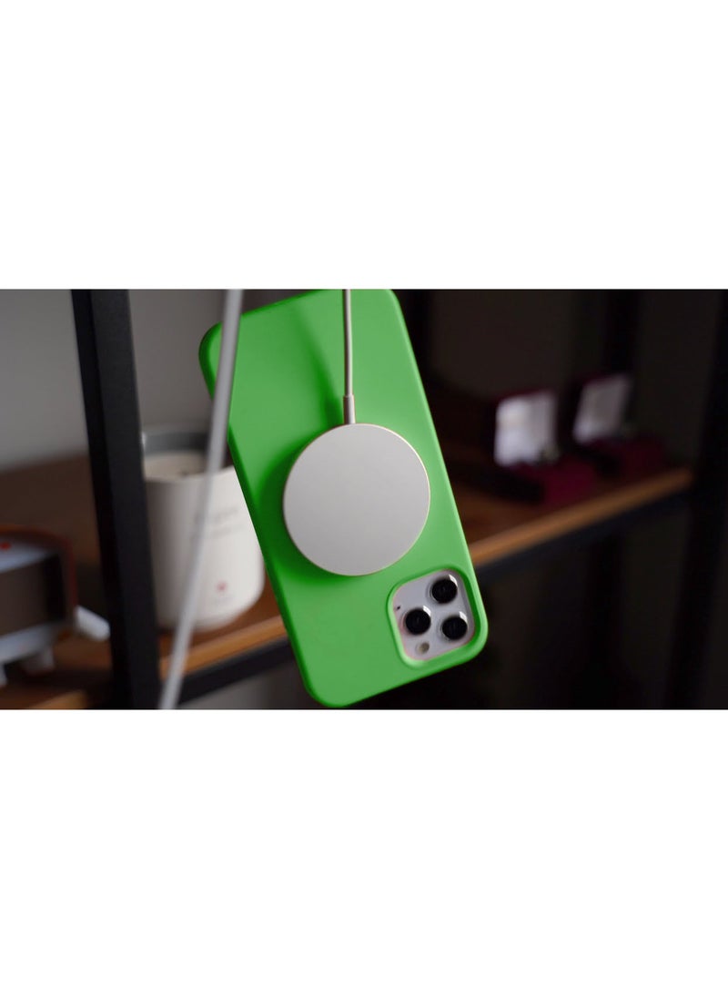 Wtech - Soft Liquid Silicone Case Cover With MagSafe For Apple iPhone 15 Pro 2023 Neon Green - Image 1