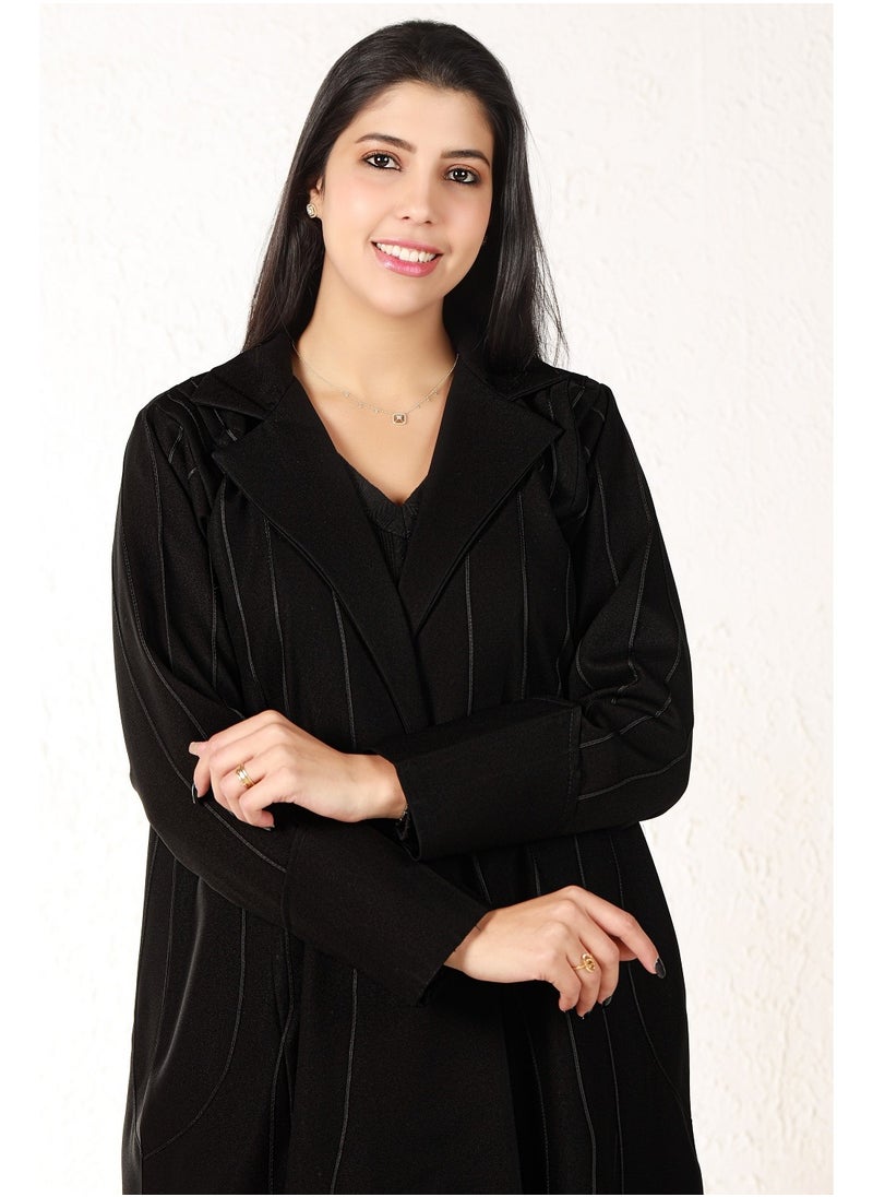 ألوان الجمال عباية باللون الأسود مزينة بخيوط بيضاء  - Image 3