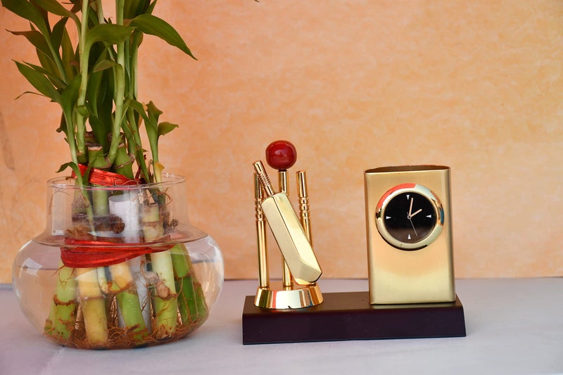 Saugat Traders Corporate Gifts for Clients Metal Cricket Pen Stand with Table Clock Showpiece Gift - New Year, Birthday Gift For Men & Boys, Student, Lovers Cricket Theme Desk Organiser Office - Image 3