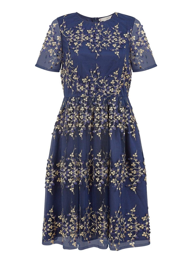 يامي فستان مطرز بالزهور - Image 4