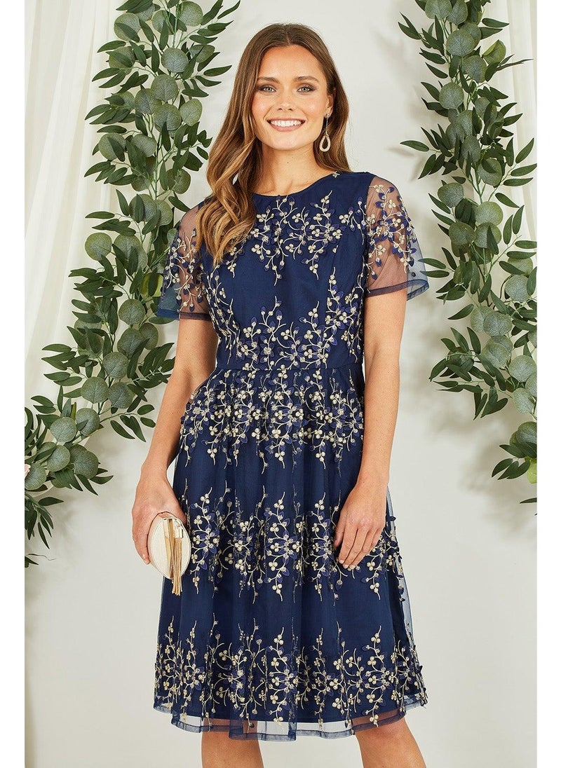 يامي فستان مطرز بالزهور - Image 2