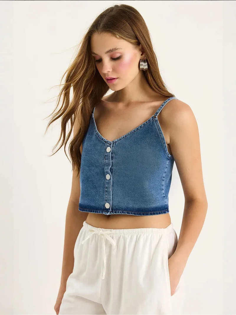 Bianco Lucci LUCCI Fitted Cotton V-Neck Crop Blouse with Buttons