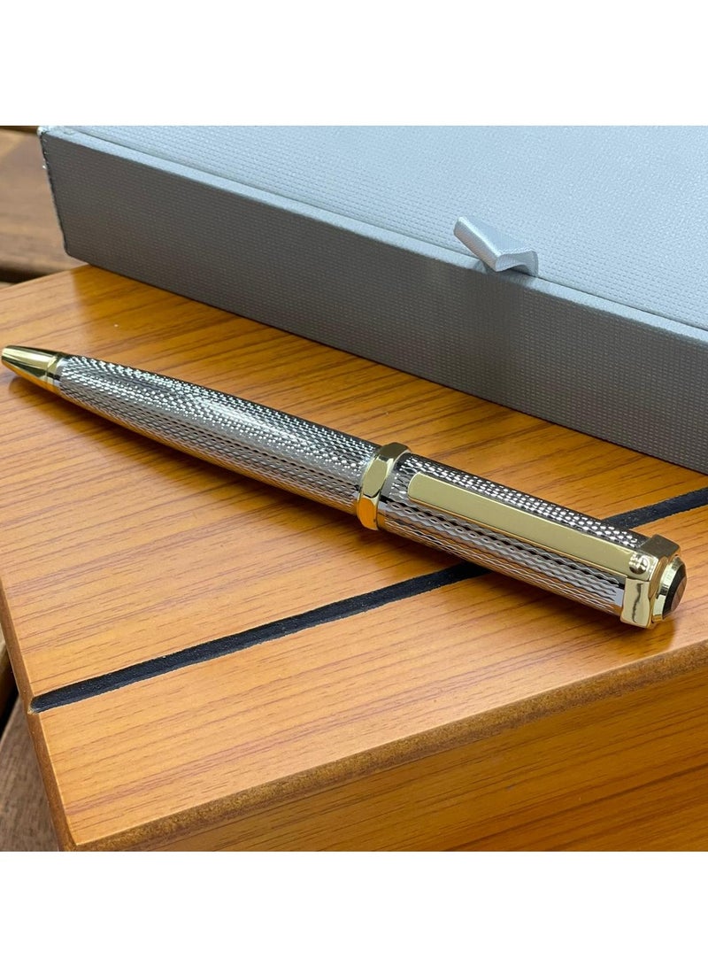 Luxurious men's pen in a distinctive and elegant box