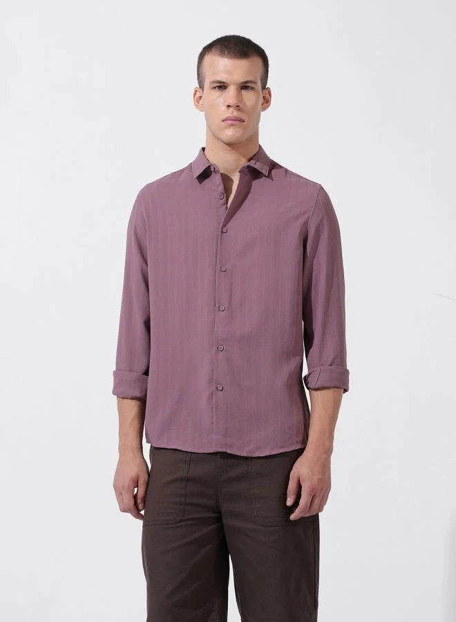 The Indian Garage Co Men Regular Fit Textured Cutaway Collar Full Sleeves Shirt