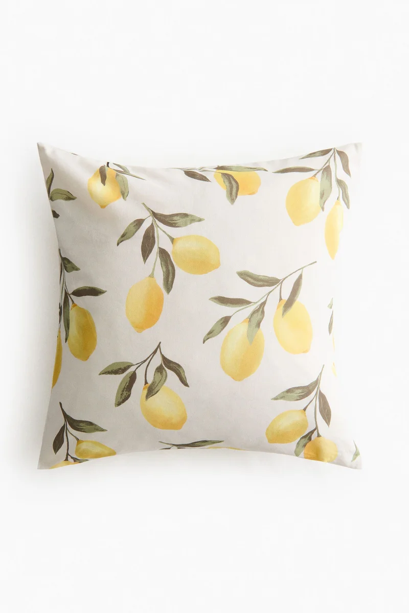 اتش اند ام غطاء وسادة مزين بنقوش