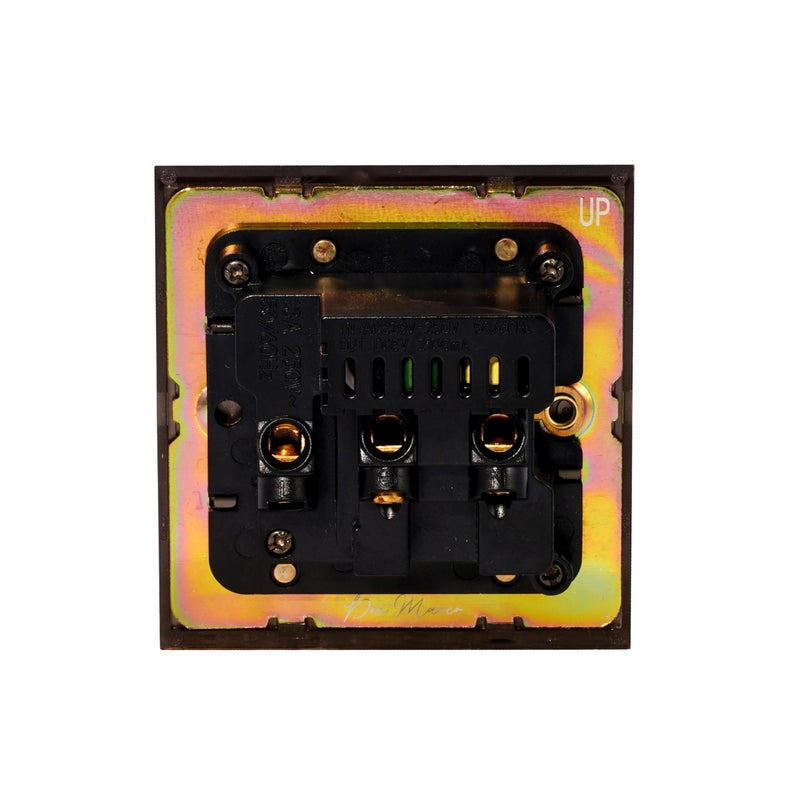 Donmarco مأخذ كهربائي بريطاني مفرد 13A - USB (5V 3.1A) + Type-C (18W) – لوحة من الفولاذ المقاوم للصدأ، مأخذ كهربائي مقاوم للحريق، ضمان لمدة 3 سنوات، منفذين شحن، مأخذ طاقة 13A (برونز عتيق فاتح) - Image 4
