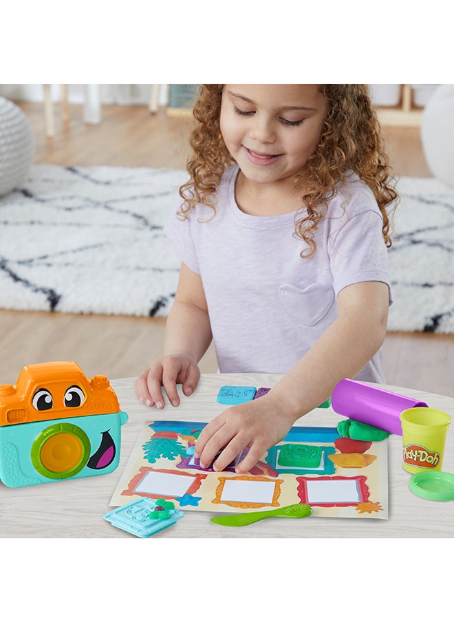 Play-Doh Photo Fun Starter Set, Kids Camera Toy For Pretend Play, Arts & Crafts For Girls & Boys 2+ With 7 Accessories & Playmat  - Image 3