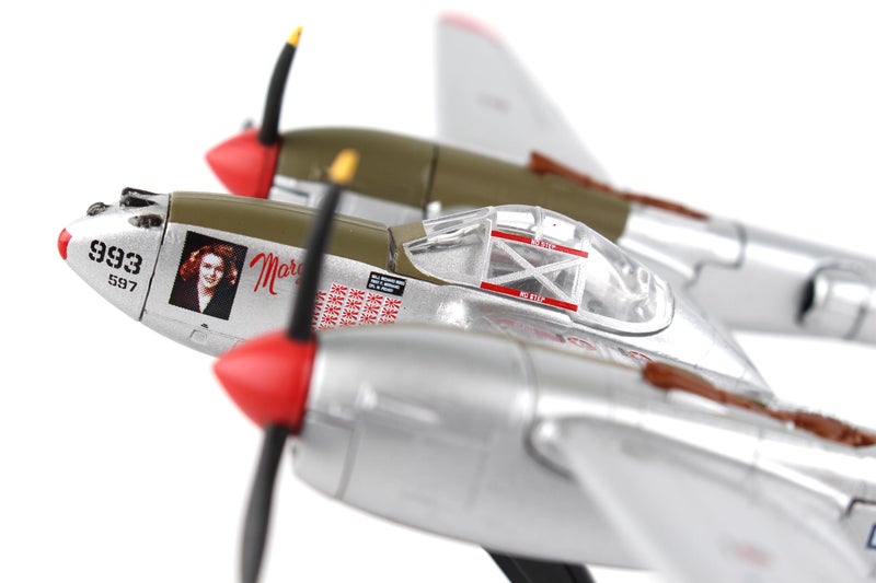 Daron Worldwide Trading Postage Stamp P-38J Lightning Marge 1/115 Dick Bong Airplane Model - Image 5