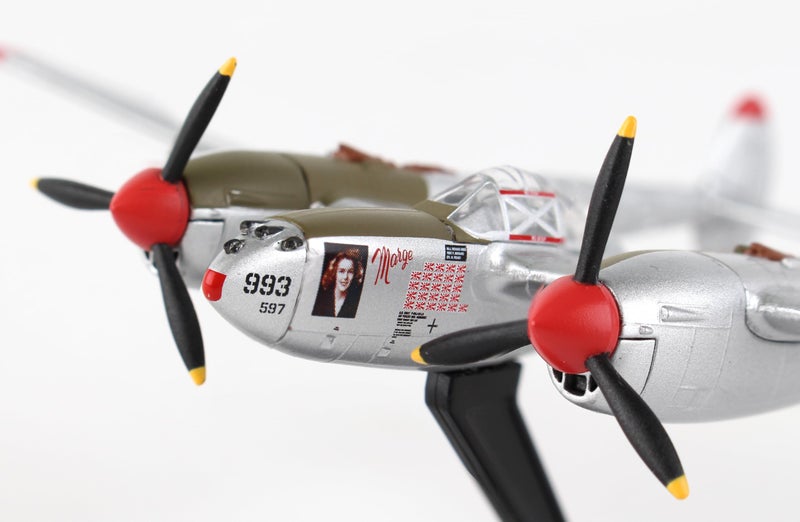 Daron Worldwide Trading Postage Stamp P-38J Lightning Marge 1/115 Dick Bong Airplane Model - Image 3