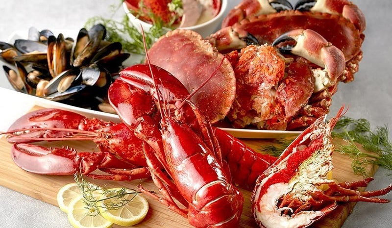 Gmark 100 Pack Disposable Plastic Lobster Bibs Crawfish Bibs - Keep Clothing Clean - Great for restaurants, lobster, seafood or crawfish party GM1066A - Image 3