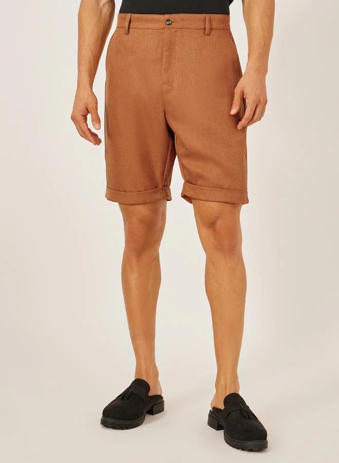 تايك تو شورت برمودا سادة بحافة مطوية