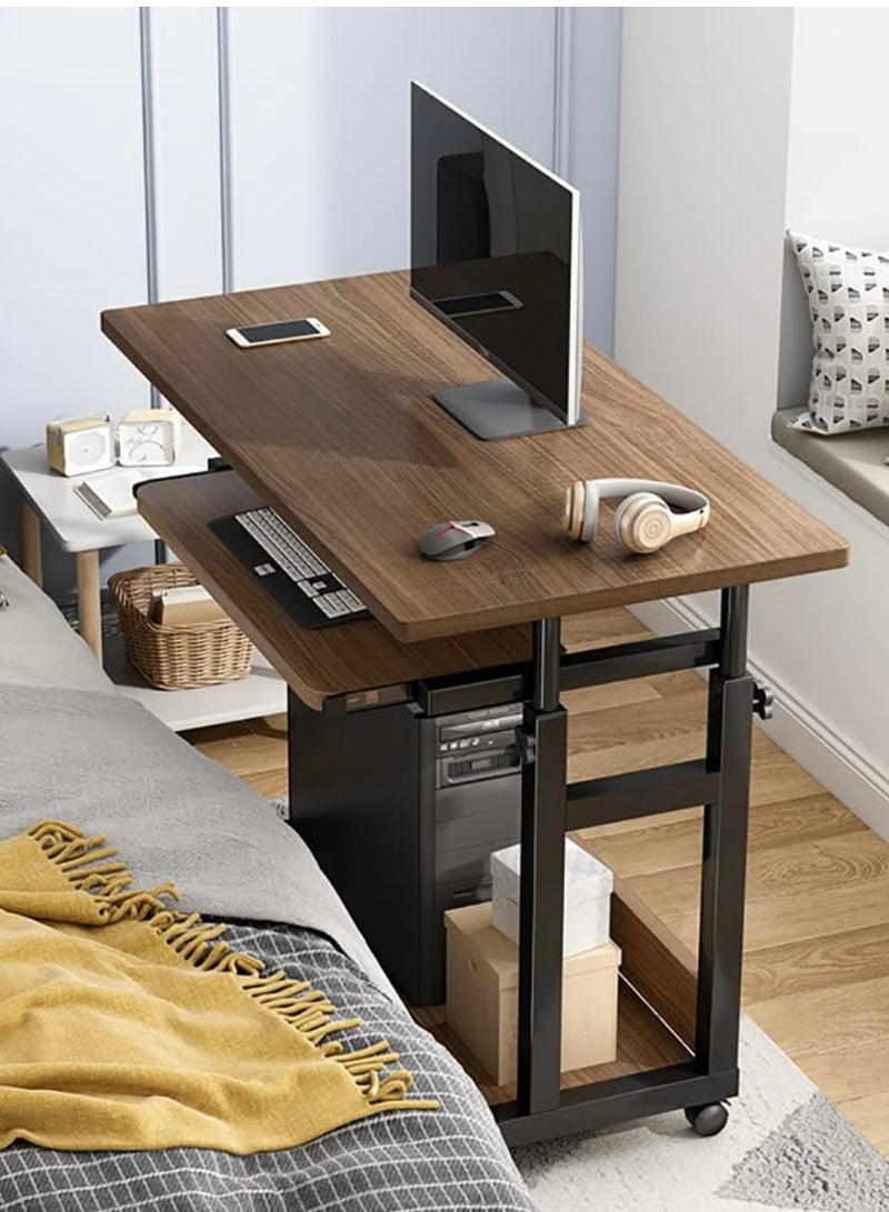 شي ون طاولة كمبيوتر ولابتوب متحركة من SHEE ONE بتصميم خشبي أنيق | طاولة مكتبية بسطح واسع، درج كيبورد، ورف سفلي للتخزين | طاولة عمل ودراسة بجانب السرير أو الكنب | مزودة بعجلات سهلة الحركة وارتفاع عملي | الأبعاد: 80×45 سم - Image 1