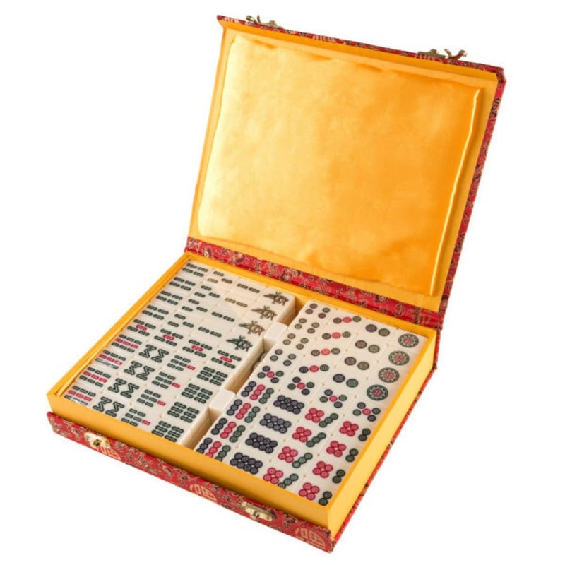 HEY PLAY Chinese Mahjong Set with Ornate Storage Case Traditional Mahjong Tile Game with 146 Engraved Tiles and Two Dice for Adults and Kids - Image 3