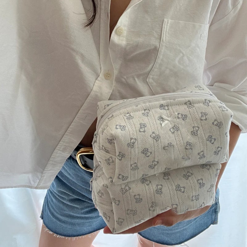 in stock Cute Ins Bear Makeup Bag High Beauty Value Large Capacity Skin Care Storage Bag Cartoon Portable Wash Bag - Image 1