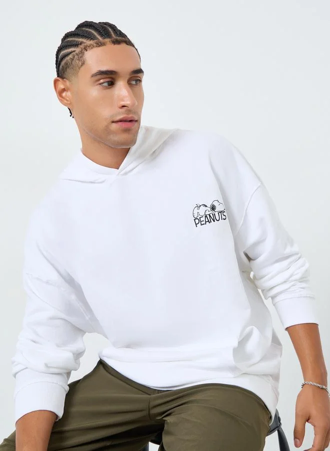 Men White Snoopy Graphic Print Oversized Hoodie