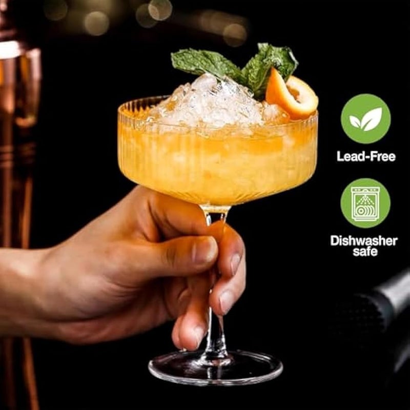 عربست طقم من 4 كؤوس كوب مقصوصة ذات نتوءات، 10 أونصات، كأس مارتيني عتيق كبير، كأس مارغريتا فريد، كرة كوكتيل كلاسيكية، طقم كؤوس بار مقصوصة للاستخدام مع الكوكتيل، النبيذ، الشمبانيا، الإسبريسو، وهدية - Image 3