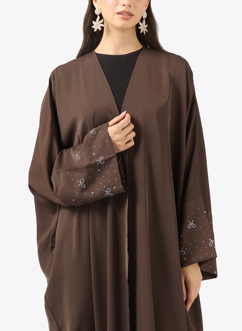 Khizana Abaya With Embroidered Sleeve - Image 3