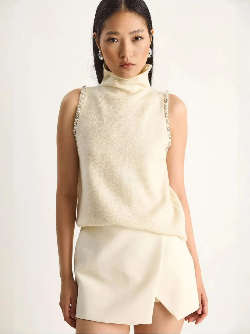 Bianco Lucci LUCCI Turtleneck Blouse with Pearl Detail