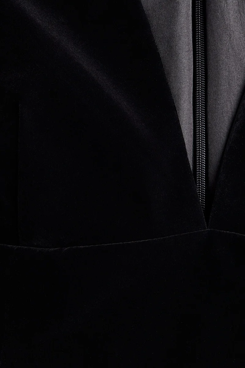 اتش اند ام بلوزة بدون أكمام