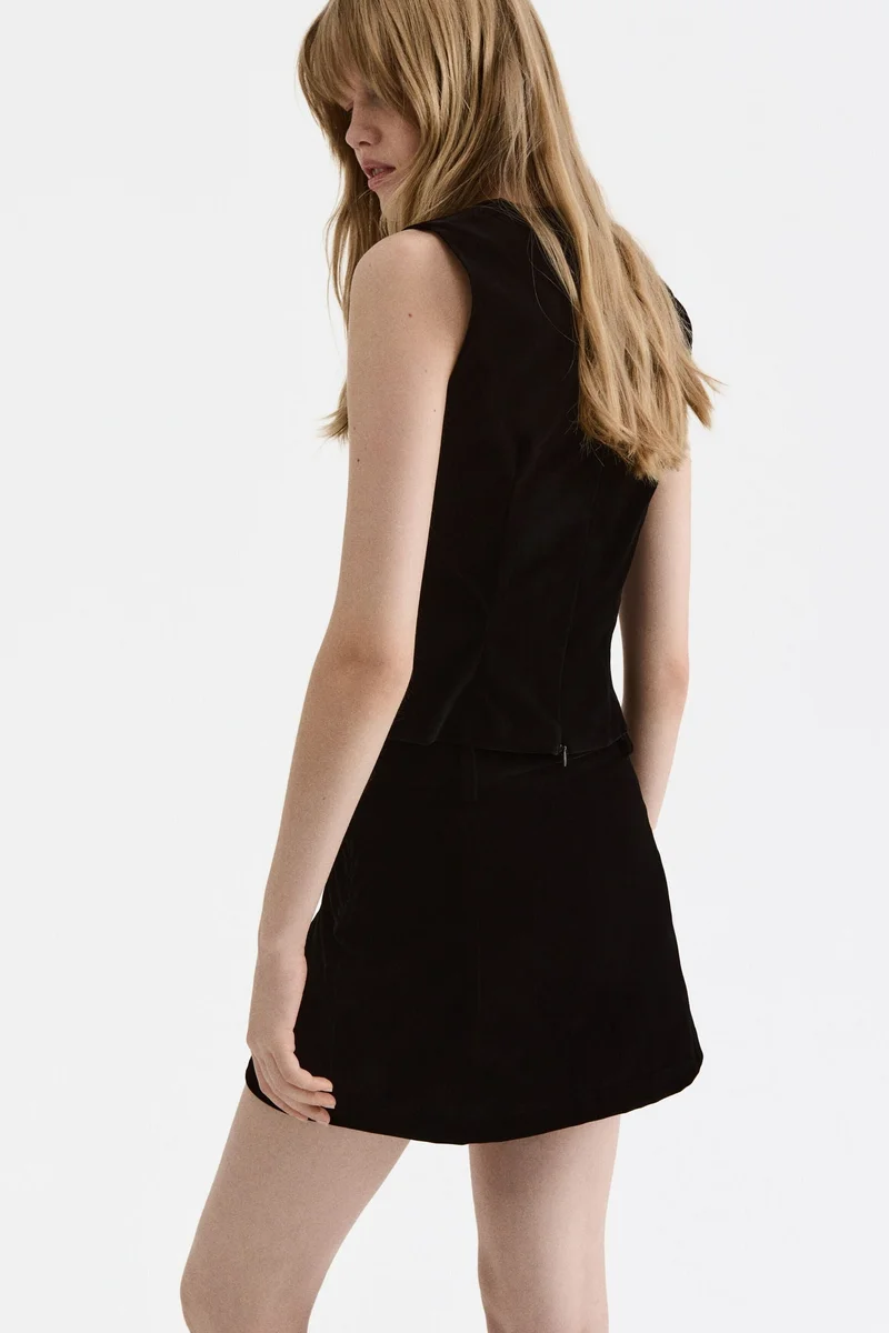 اتش اند ام بلوزة بدون أكمام