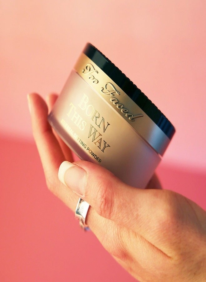توب فيسد للمستحضرات التجميلية Too Faced Born This Way Setting Powder, Translucent (17g) – Natural Finish Loose Powder for Smooth, Poreless Skin, Long-Lasting Makeup Wear, and Oil Control - Image 4