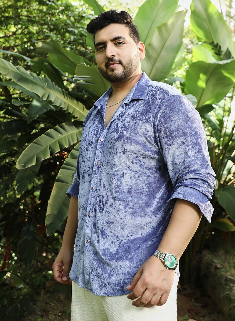 Instafab Plus Instafab Plus Men's Cornflower Blue Solid Velvet Shirt For Casual Wear | Spread Collar | Long Cuffed Sleeves | Button Closure | Plus Size Shirt Crafted With Comfort Fit For Everyday Wear - Image 3