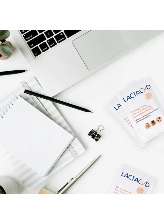 Lactacyd Moist Intimate Wipes x10 - Image 3