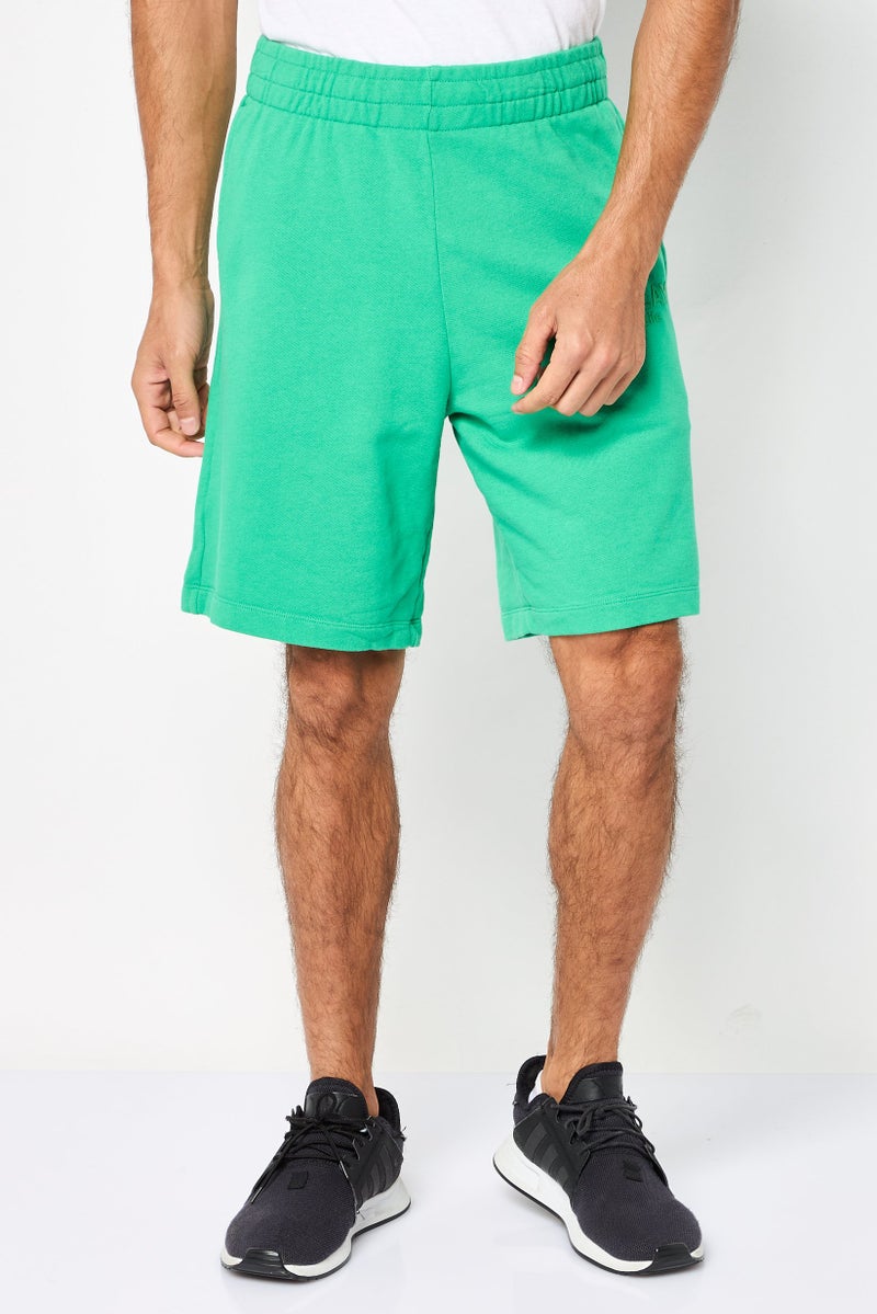 Replay شورتات أساسية بتصميم عادي للرجال بشعار العلامة التجارية، أخضر - Image 1