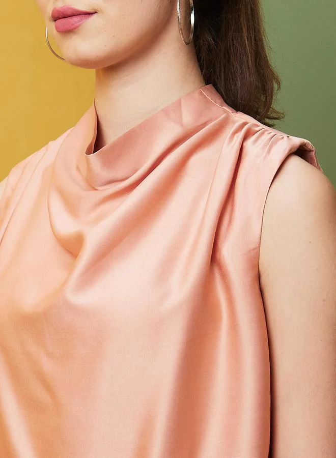 جلو باص بلوزة جلوبس سادة بياقة ملتفة بدون أكمام