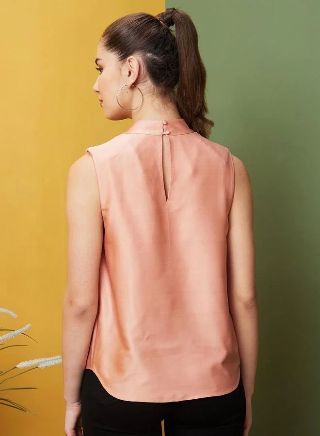 جلو باص بلوزة جلوبس سادة بياقة ملتفة بدون أكمام