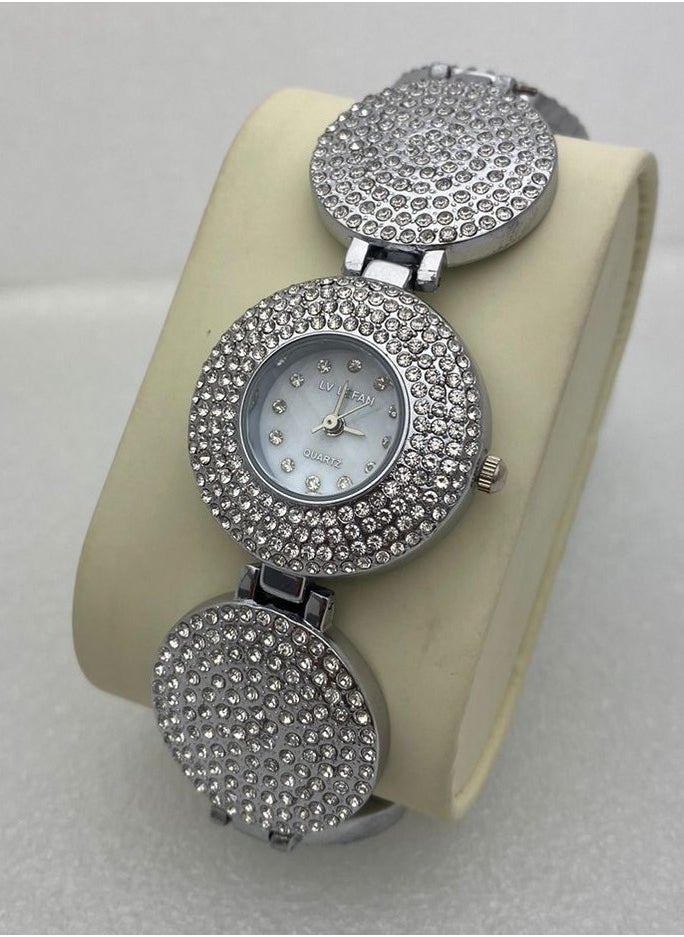 Luxurious women's watch, originality and very elegant design - pzsku/Z30B630B0C7EE3E7EE9ADZ/45/_/1739799663/306b55d6-a0ba-476b-a2a4-67d4f3e2eefb