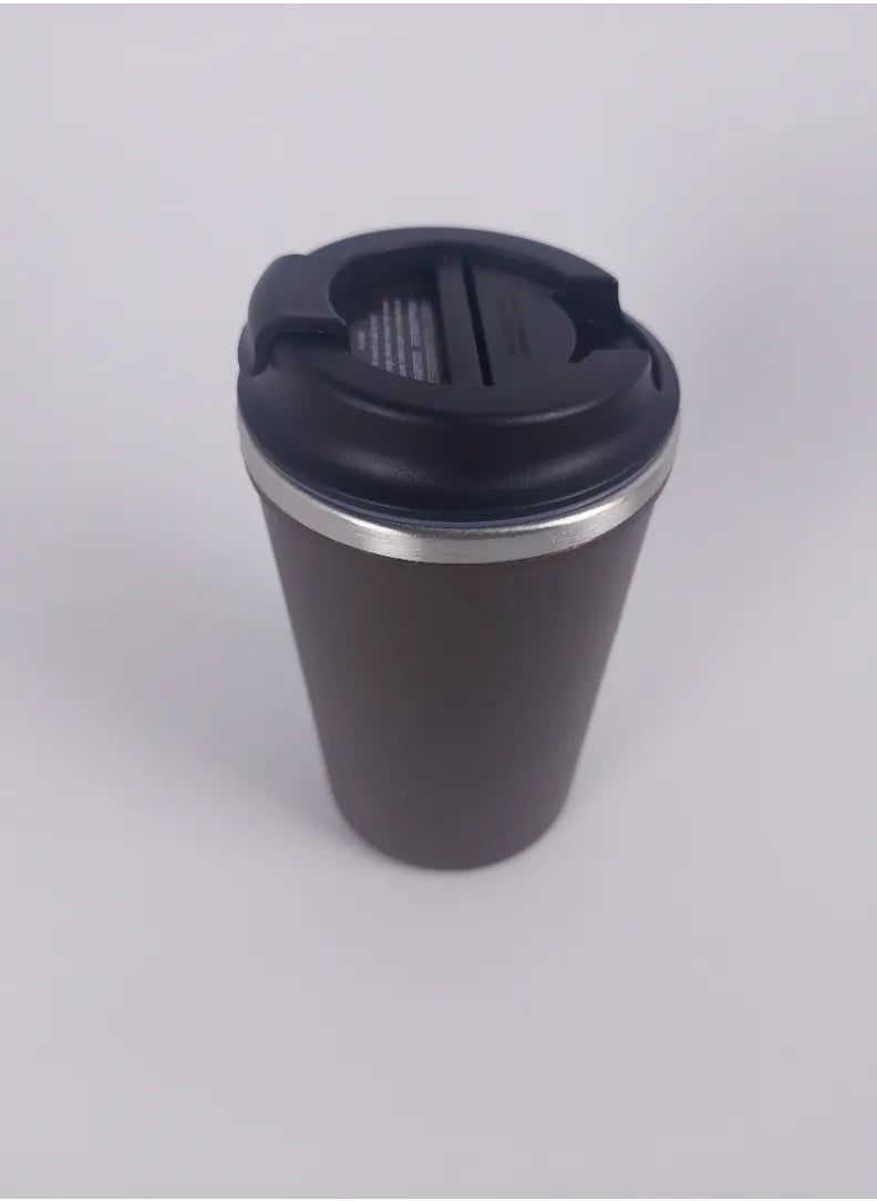 Airtight thermal mug - Equipped with a silicone base that prevents it from slipping - Keeps drinks hot for a long time