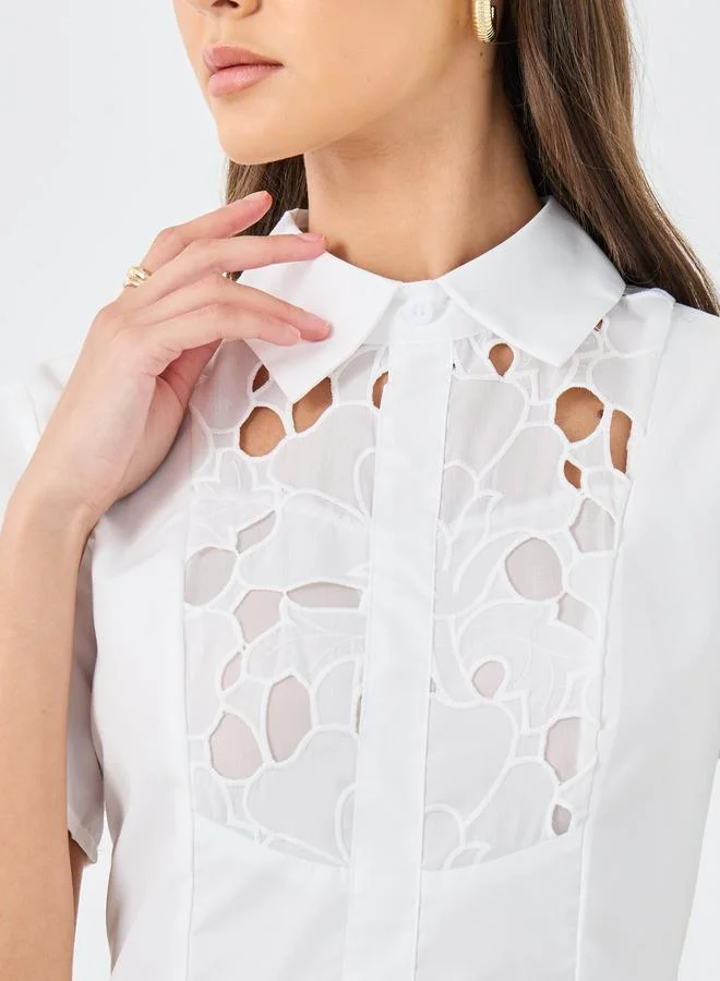 ستايلي فستان ميدي مطرز بالياقة