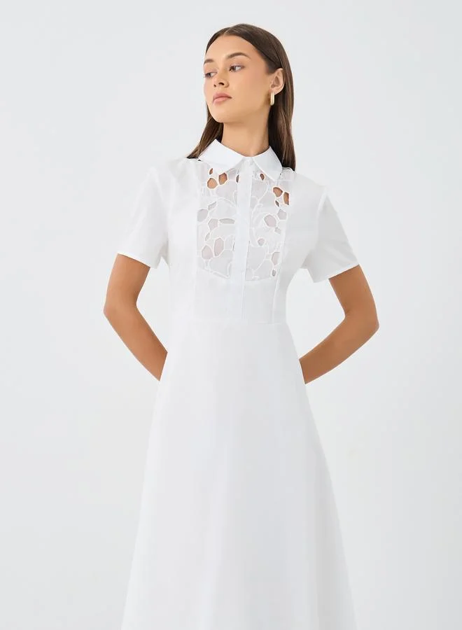 ستايلي فستان ميدي مطرز بالياقة