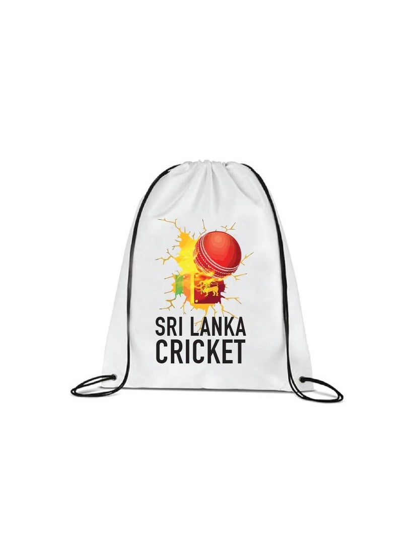 مجموعة كومبو لعشاق الرياضة في سريلانكا - عبوة من 3 قطع - حقيبة برباط وعلم يدوي وقبعة - مجموعة كومبو لعشاق الرياضة في سريلانكا - مثالية للمباريات والأحداث الرياضية - Image 3